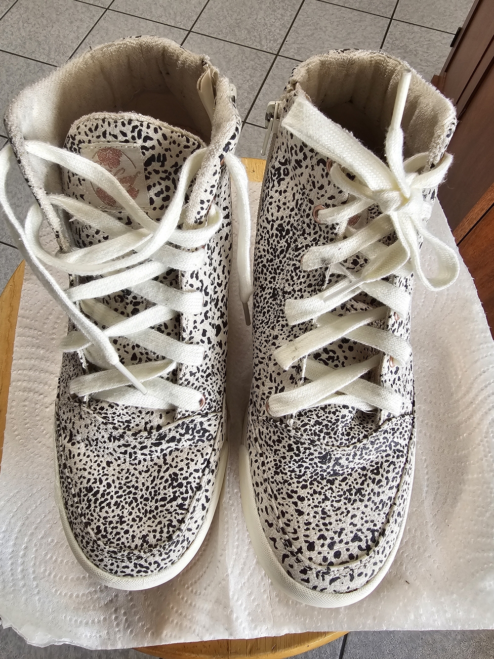 Roxy Women's High-Top Sneakers in Cream with Black Spot Print